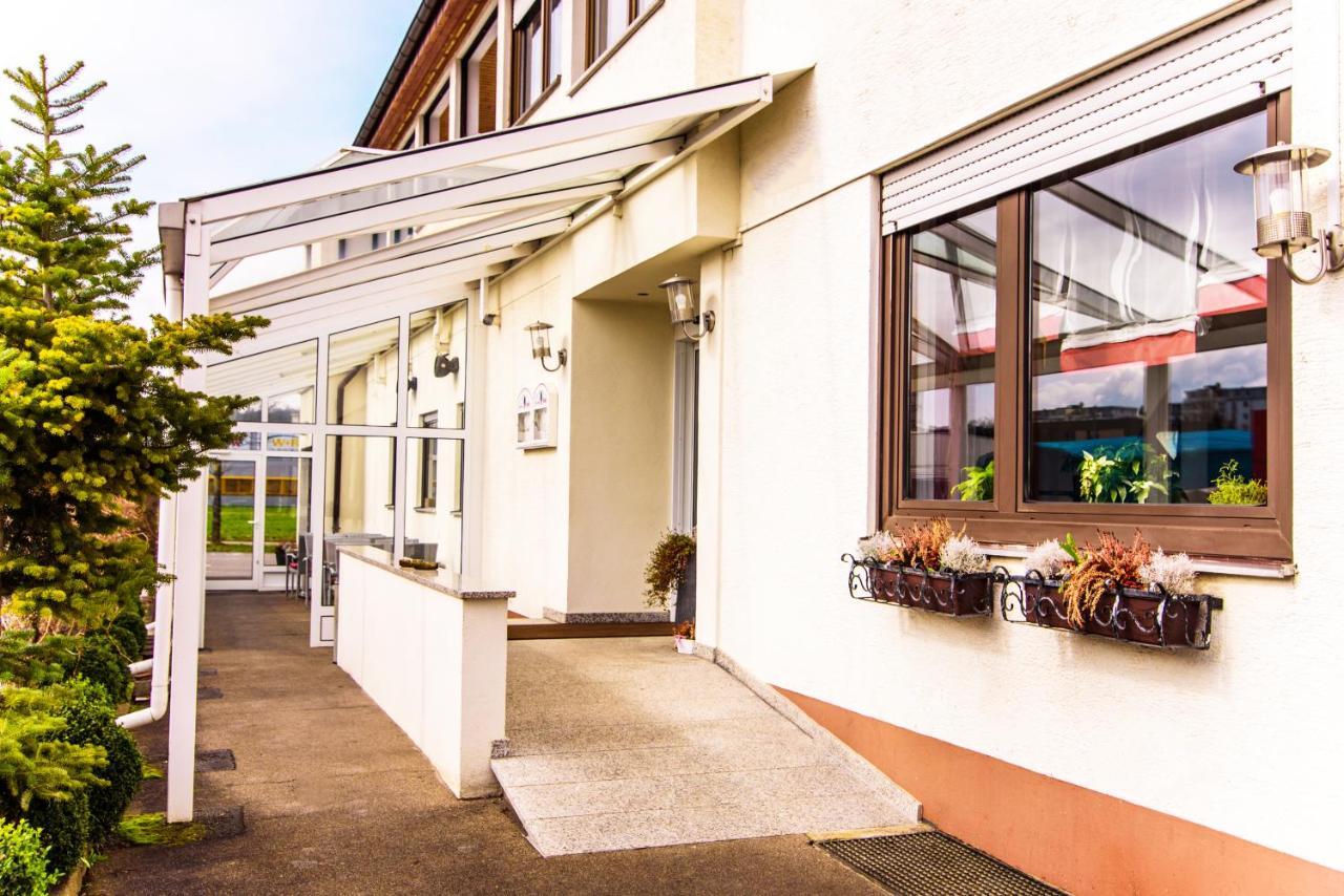 Hotel Bohn Metzingen  Exterior foto